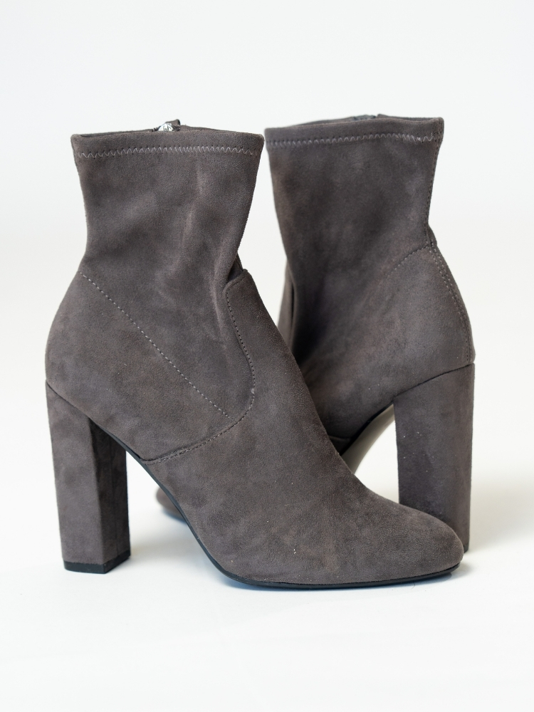 river-island-grey-suede-ankle-boots